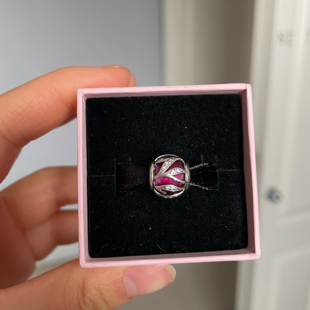 Pandora natures radiance charm